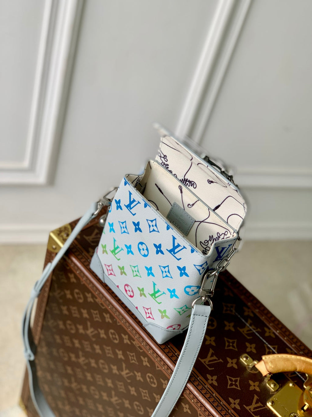 NANO STEAMER 18 IN GREY MONOGRAM ECLIPSE CANVAS MULTICOLOR GRADIANT LOGO