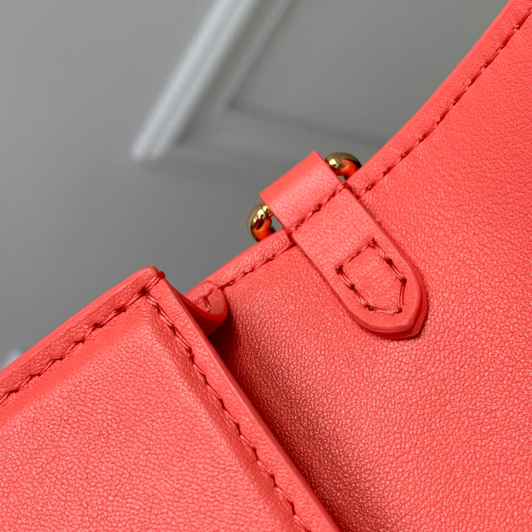 WALLET ON CHAIN BLOOM 20 IN SWEET CORAL CALFSKIN