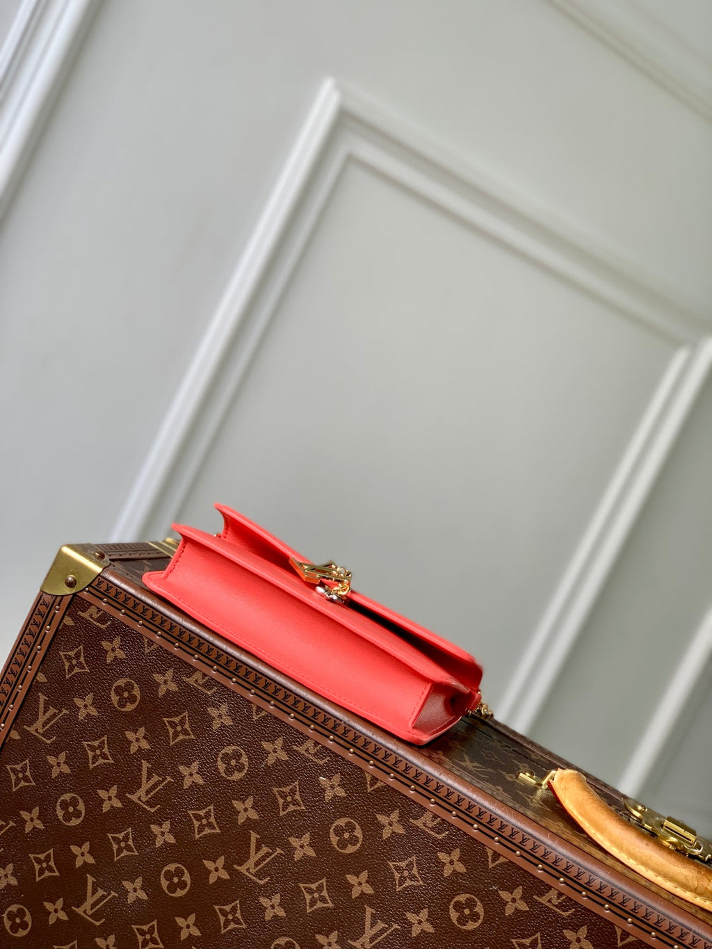 WALLET ON CHAIN BLOOM 20 IN SWEET CORAL CALFSKIN