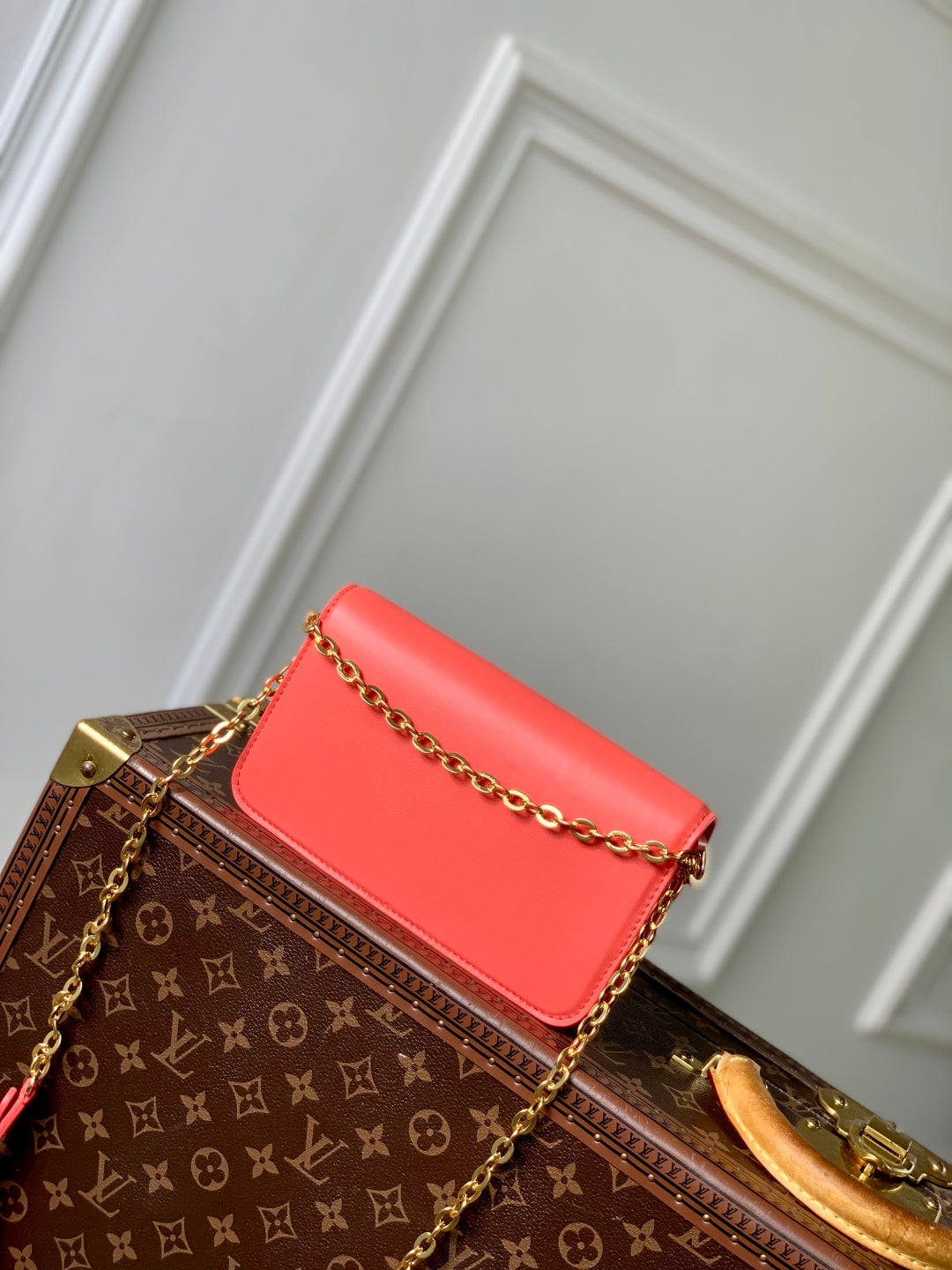 WALLET ON CHAIN BLOOM 20 IN SWEET CORAL CALFSKIN