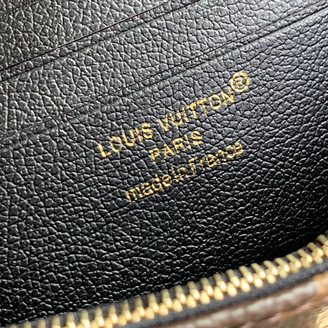 WALLET ON CHAIN IVY 23 IN BROWN MONOGRAM REVERSE CANVAS