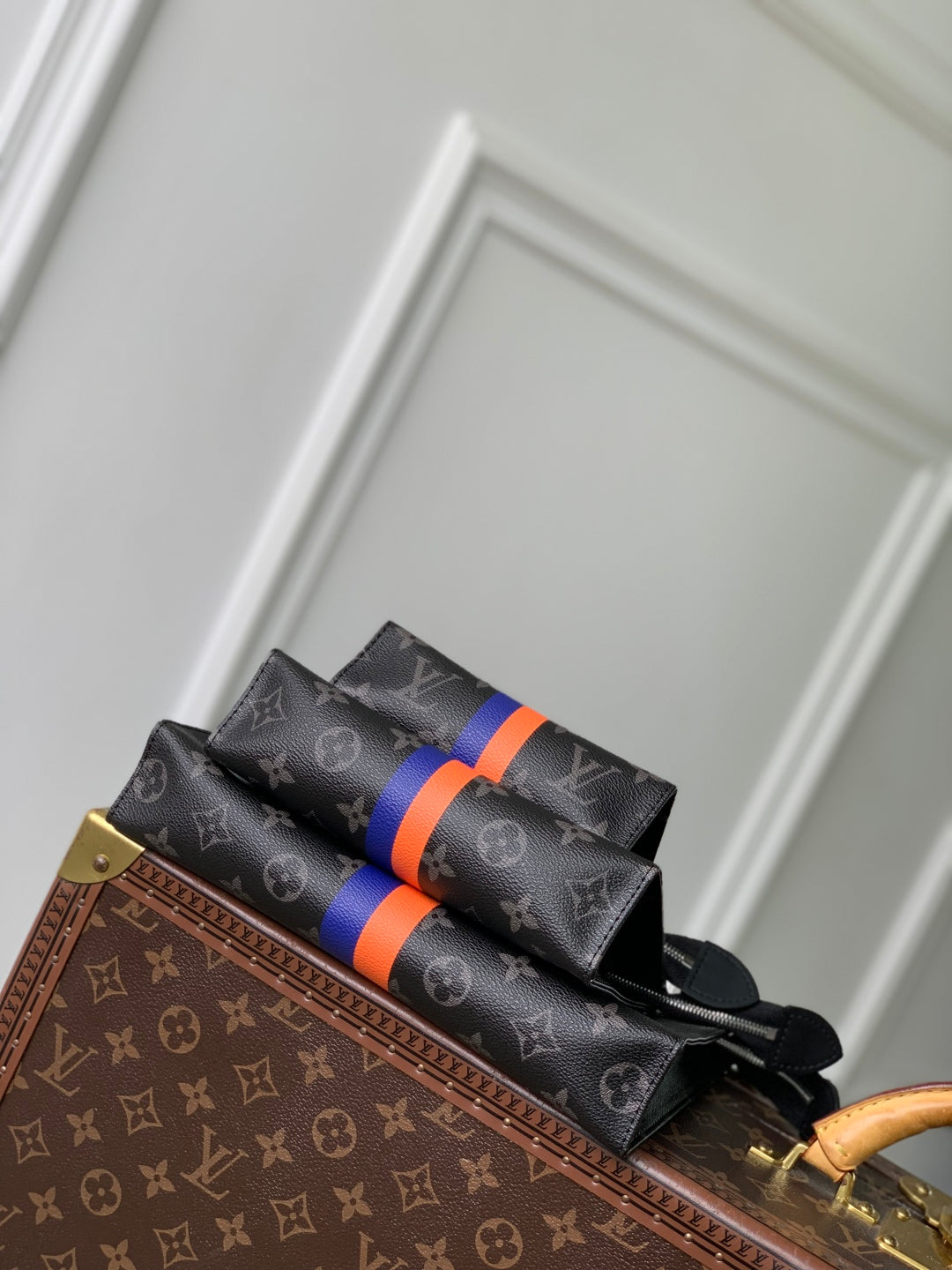 RIO TOILET POUCH 25 IN BLACK CANVAS MONOGRAM SILVER LOCK