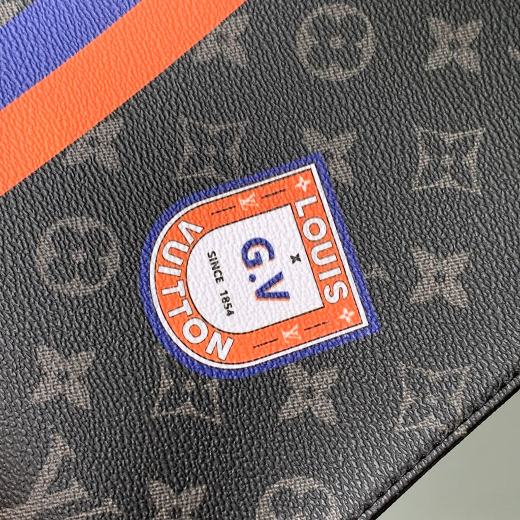 RIO TOILET POUCH 25 IN BLACK CANVAS MONOGRAM SILVER LOCK