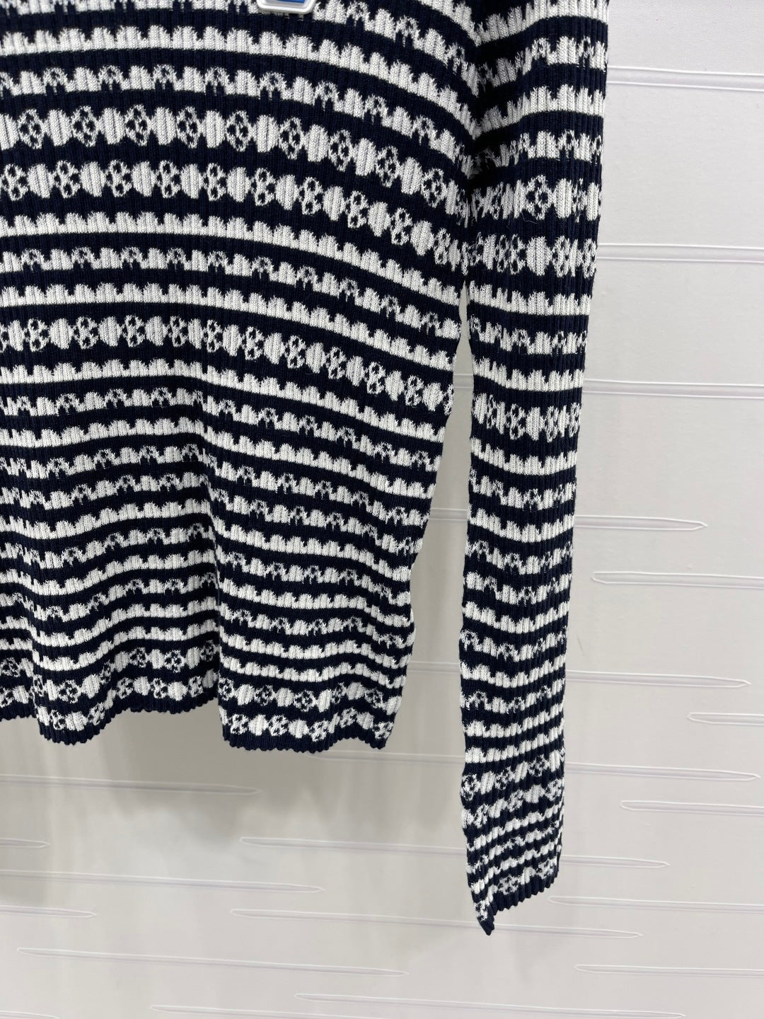LV 25S SWEATER 0020