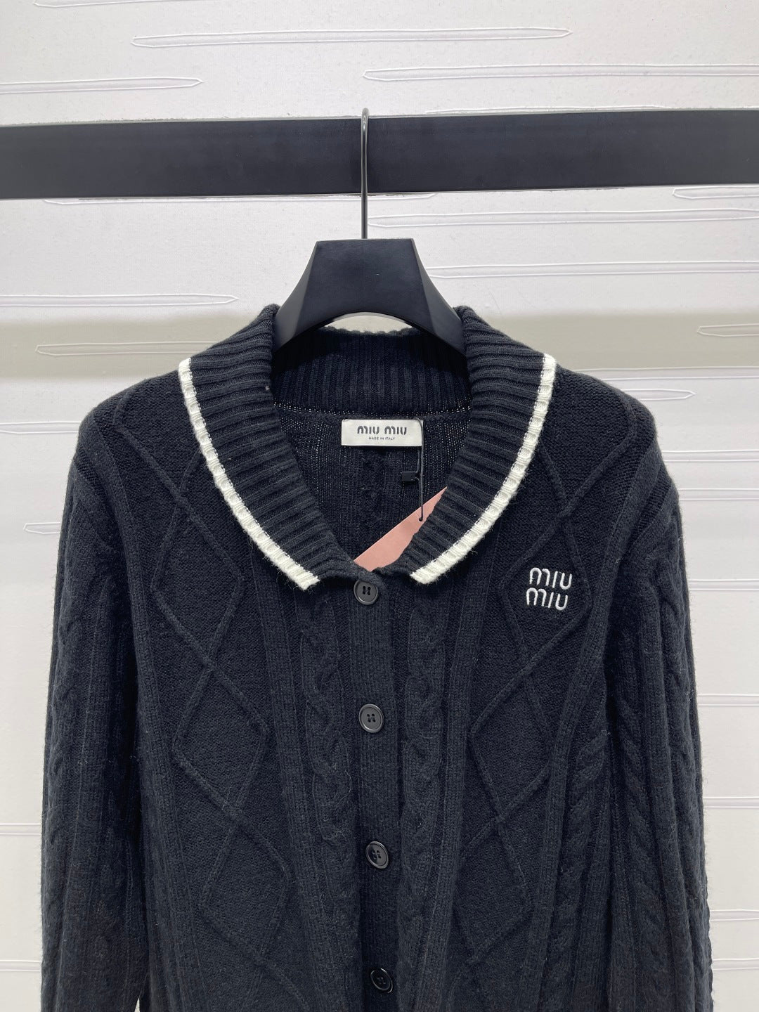 MIUMIU CARDIGAN STYLE 813