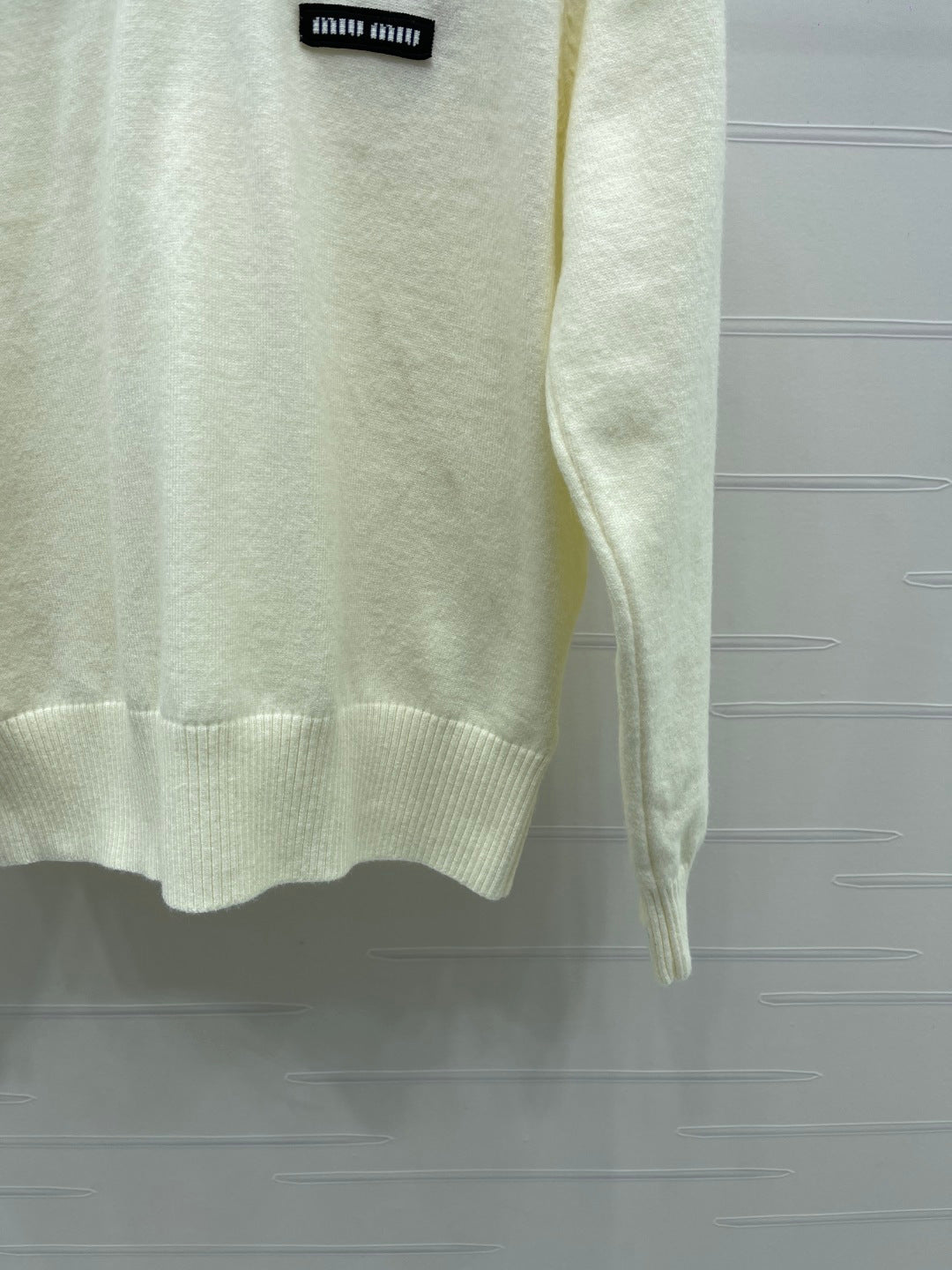 MIUMIU LACE-COLLAR SWEATER STYLE 815