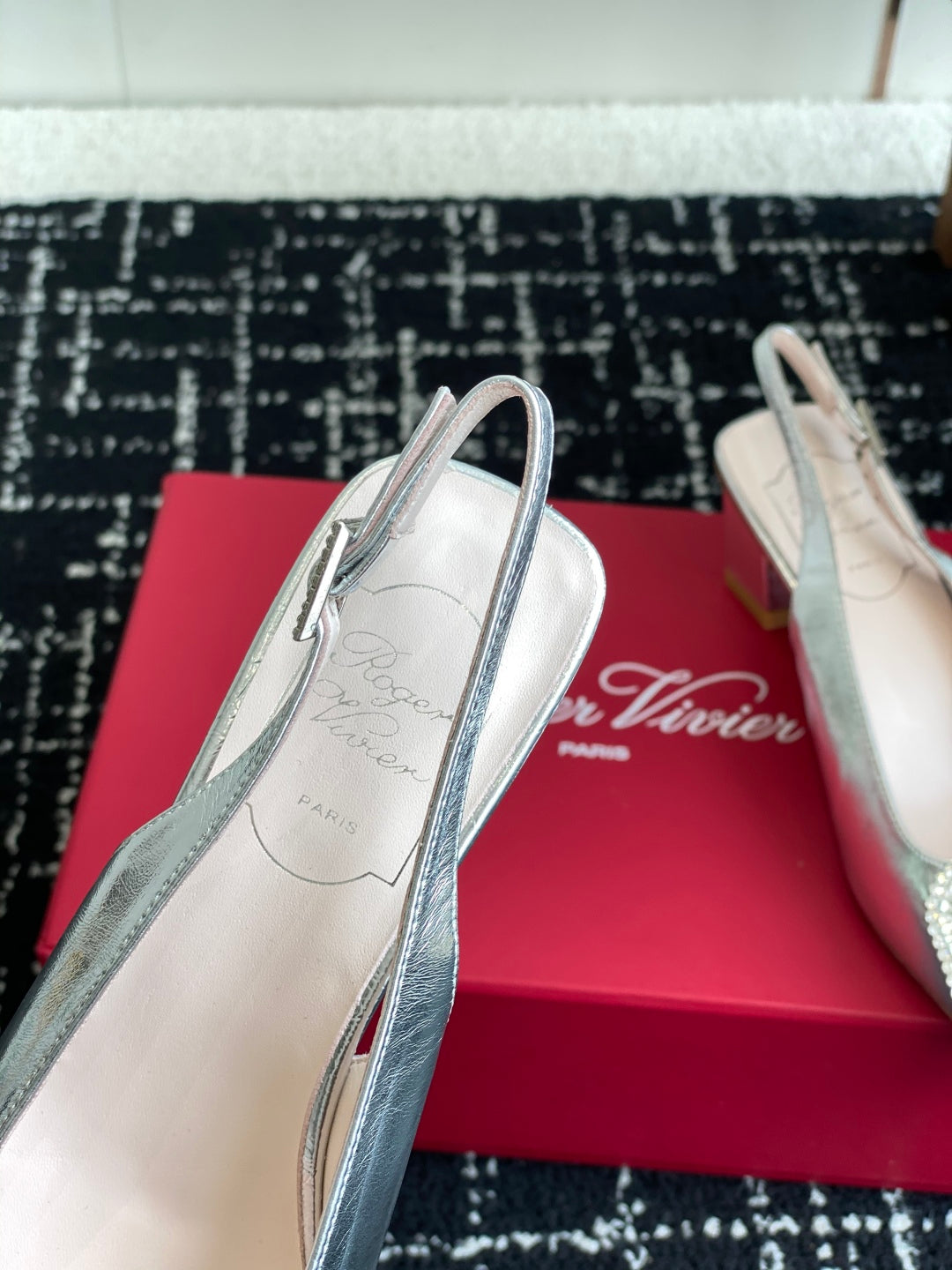 ROGER VIVIER 25S VIVIER SLINGBACK 45MM IN SILVER CALFSKIN EMBELLISHED CRYSTALS
