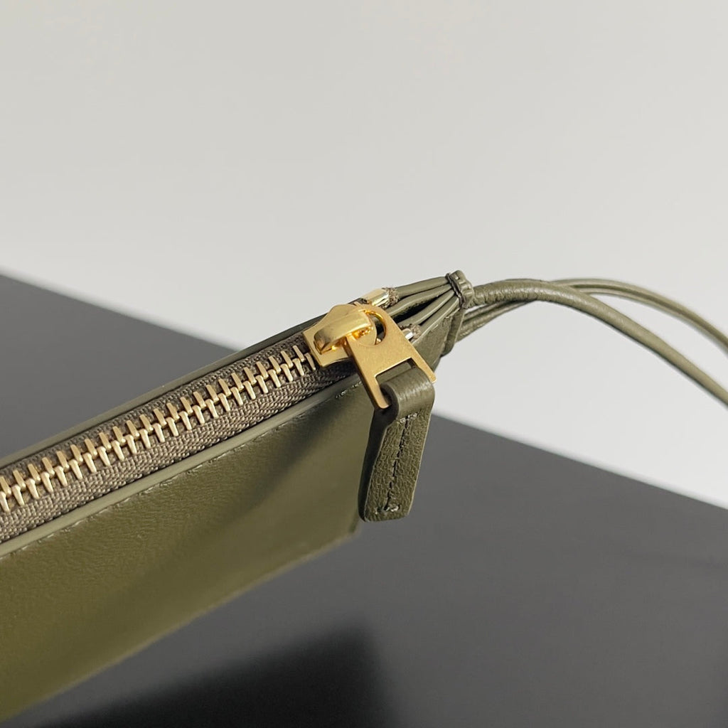 BOTTEGA VENETA 25S LARGE CABAT BAG 51 IN ARMY GREEN CALFSKIN GOLD HARDWARE