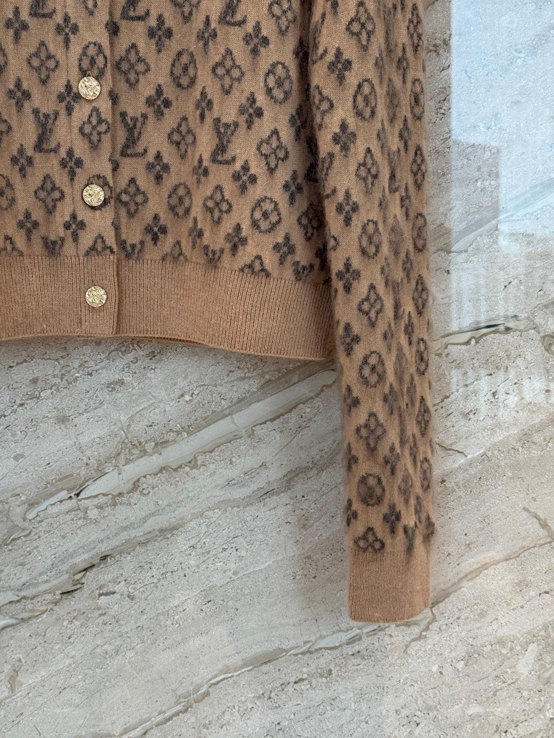 LV 25S CARDIGAN 0005