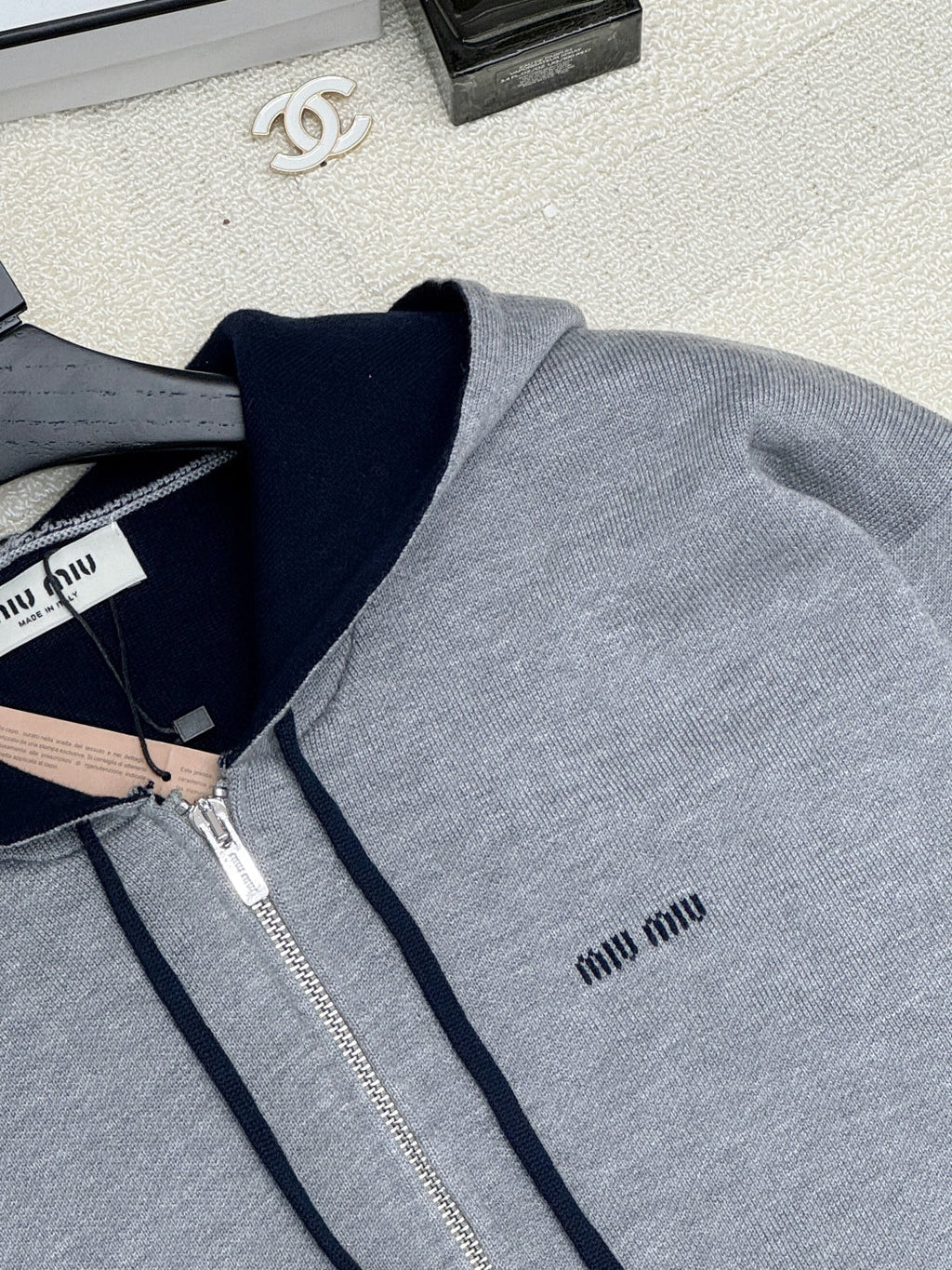 MIUMIU CARDIGAN STYLE 810