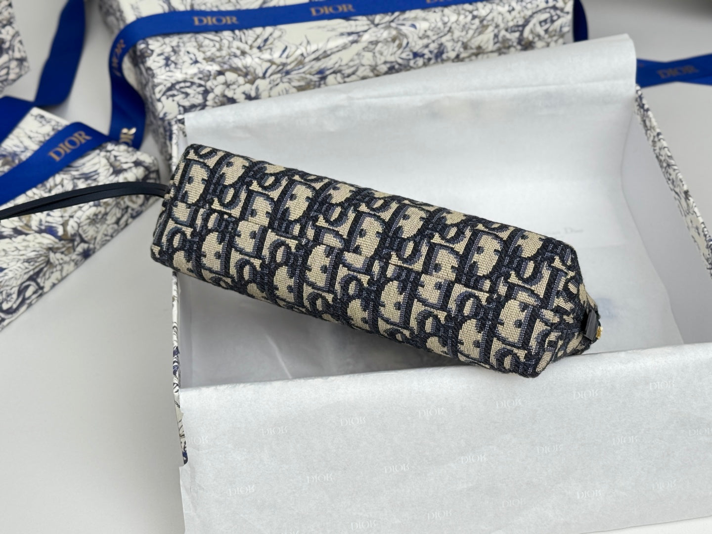 DIOR 25S 30 MONTAIGNE CLUTCH BAG 24 IN BLUE DIOR OBLIQUE JACQUARD