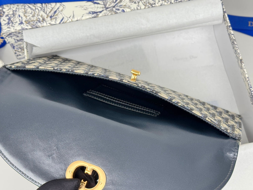 DIOR 25S 30 MONTAIGNE AVENUE POUCH WITH FLAP 30 IN BLUE DIOR OBLIQUE JACQUARD