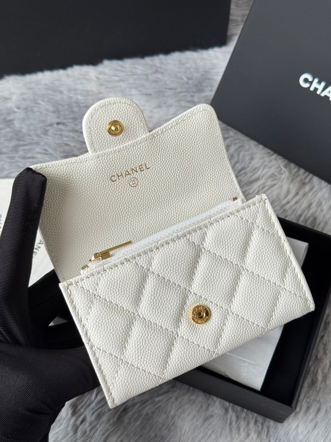 CHANEL 25S CLASSIC FLAP CARD HOLDER 11 IN IVORY CAVIAR GOLD HARDWARE