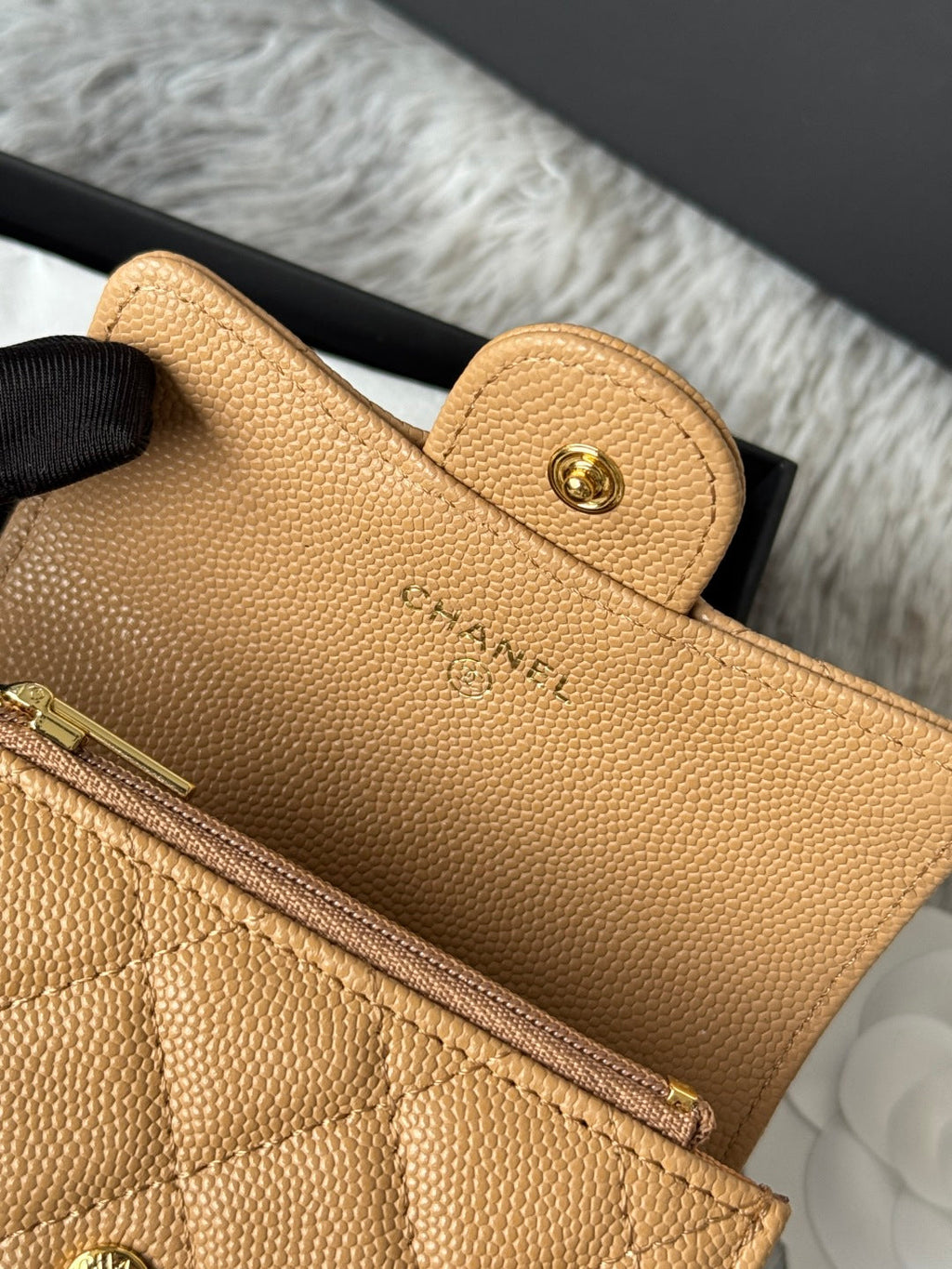 CHANEL 25S CLASSIC FLAP CARD HOLDER 11 IN GOLDEN CARAMEL CAVIAR GOLD HARDWARE