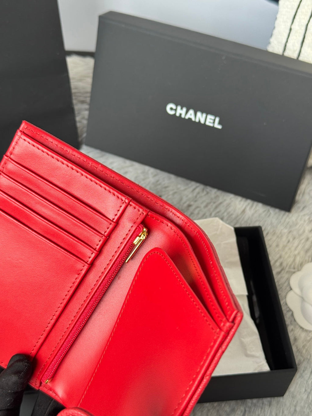 CHANEL 25S MULTI PURPOSE PASSPORT WALLET 15 IN VIVID RED CALFSKIN GOLD HARDWARE