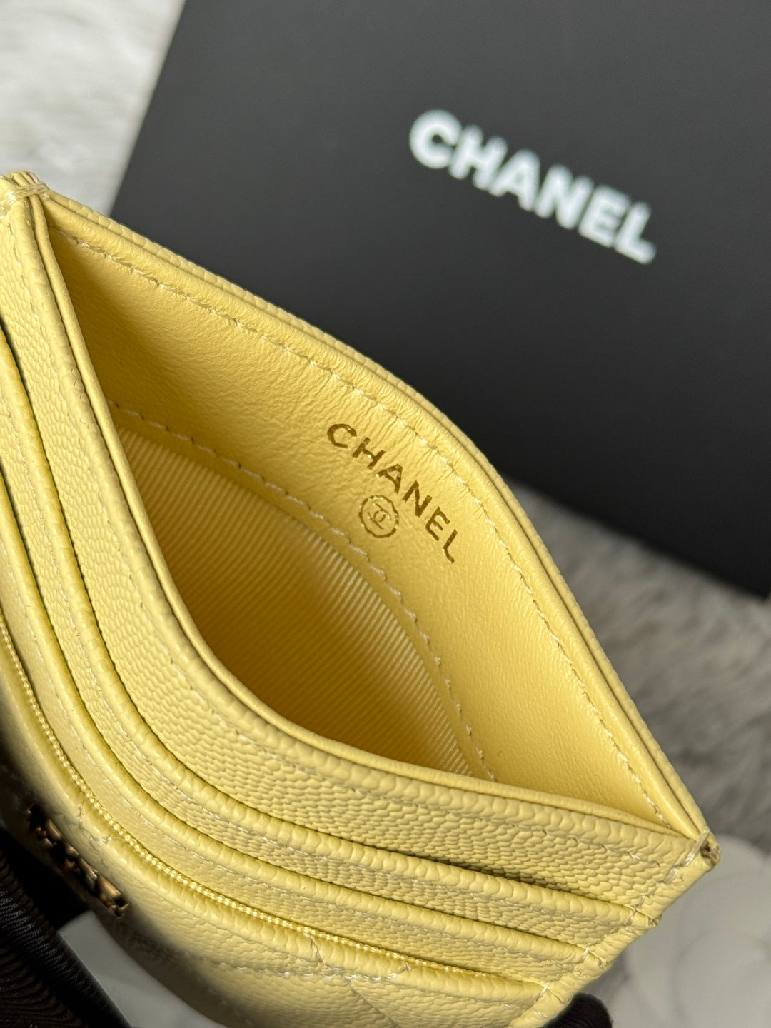 CHANEL 25S CARD HOLDER 11 IN YELLOW CAVIAR GOLD HARDWARE