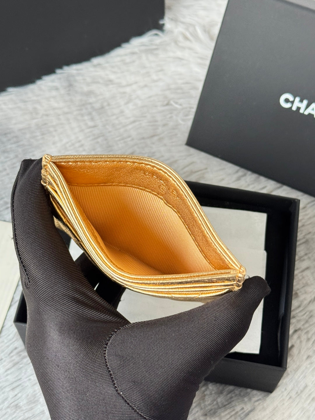 CHANEL 25S CARD HOLDER 11 IN GOLD LAMBSKIN GOLD HARDWARE