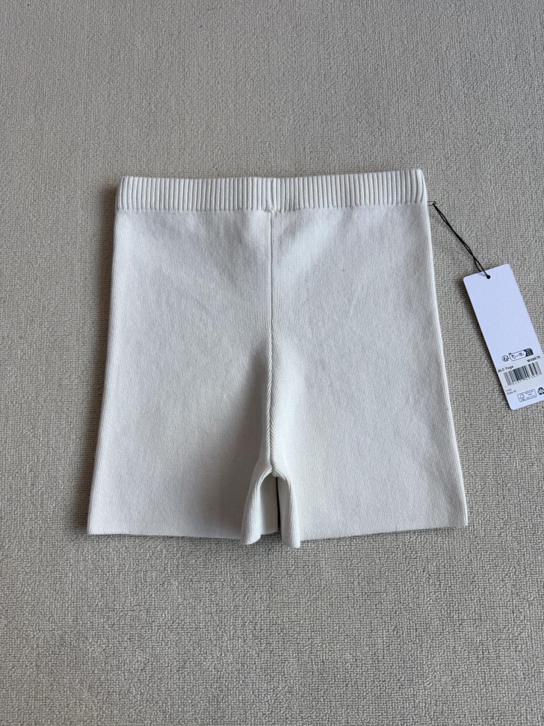 ALO SKINNY KNIT SHORTS STYLE 64