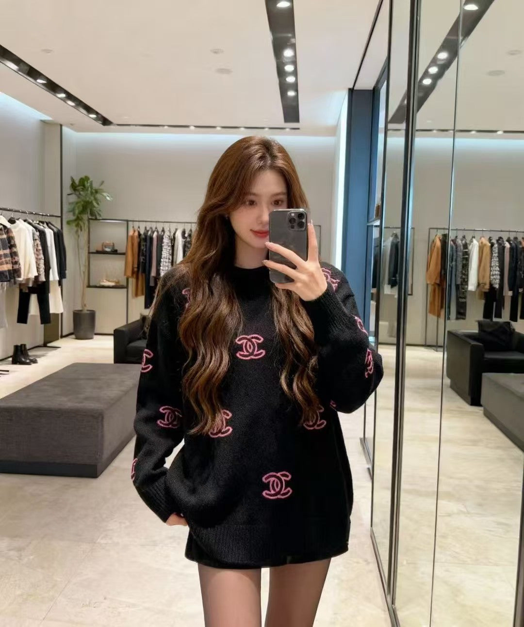 CHANEL 25S LONG-SLEEVE ROUND-NECK SWEATER 527