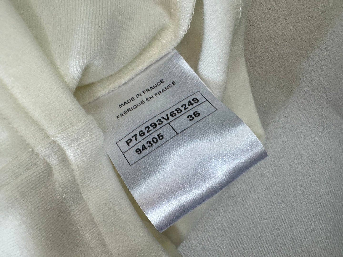 CHANEL 25S V-NECK T-SHIRT 608