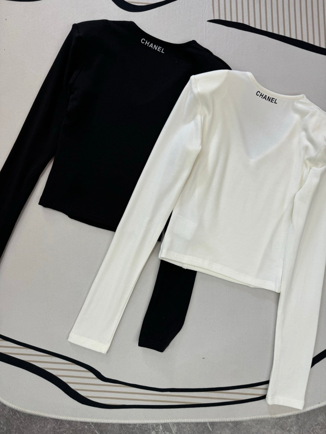 CHANEL 25S V-NECK T-SHIRT 608