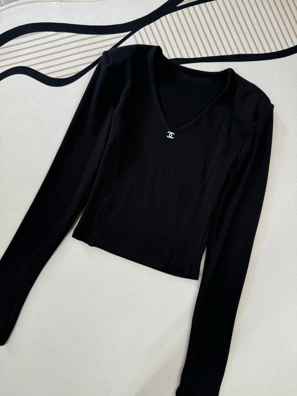 CHANEL 25S V-NECK T-SHIRT 608