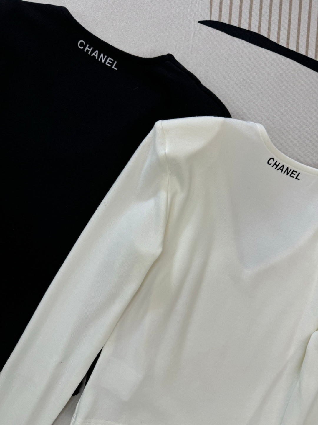 CHANEL 25S V-NECK T-SHIRT 608