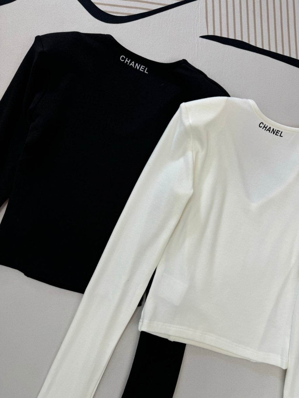 CHANEL 25S V-NECK T-SHIRT 608