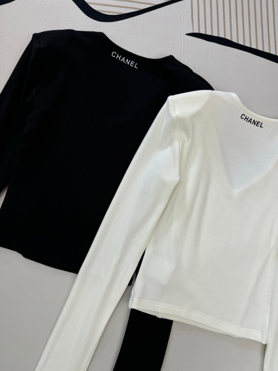 CHANEL 25S V-NECK T-SHIRT 608