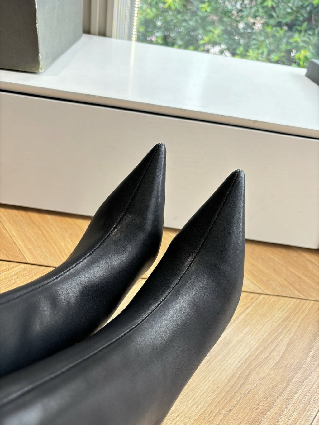 BALENCIAGA 25S ANKLE BOOTS IN BLACK COW LEATHER