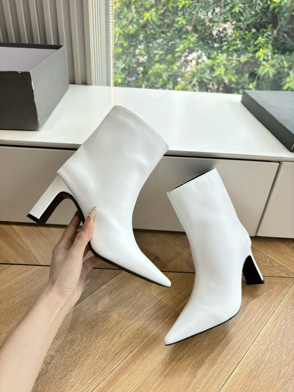 BALENCIAGA 25S ANKLE BOOTS IN WHITE COW LEATHER