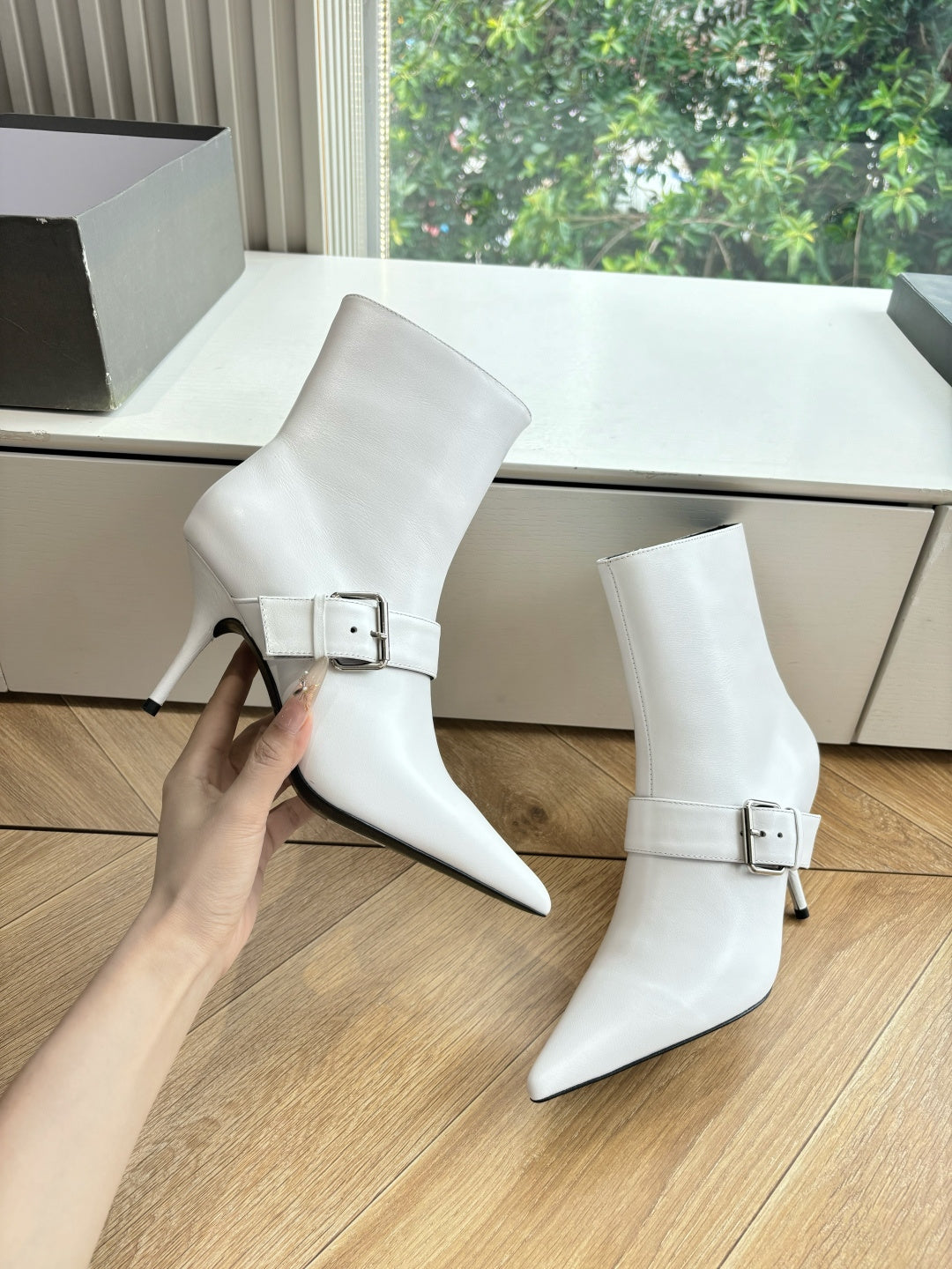 BALENCIAGA 25S ANKLE BOOTS WITH ZIPPER IN WHITE COW LEATHER SILVER HARDWARE