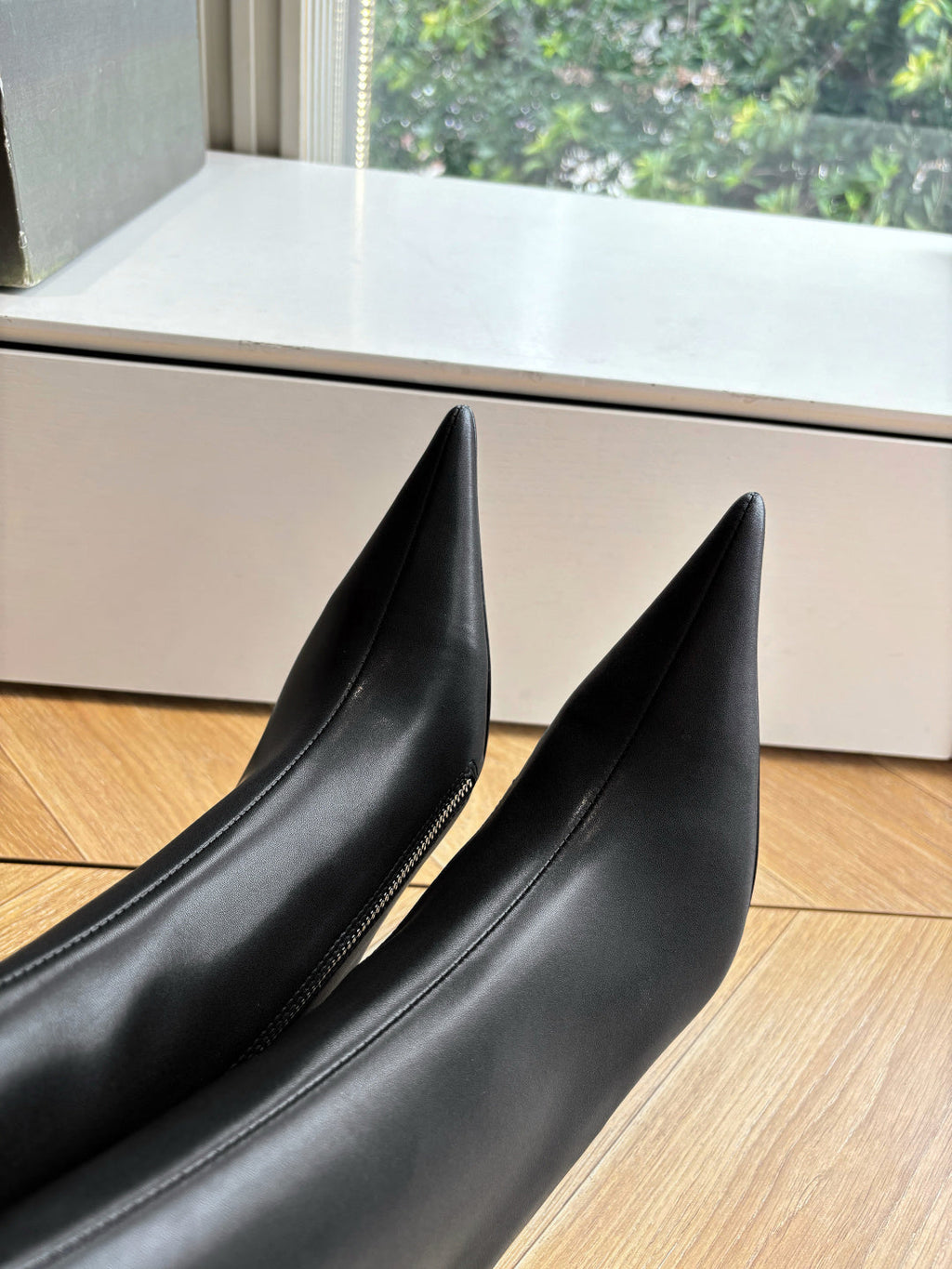 BALENCIAGA 25S ANKLE BOOTS WITH ZIPPER IN BLACK COW LEATHER