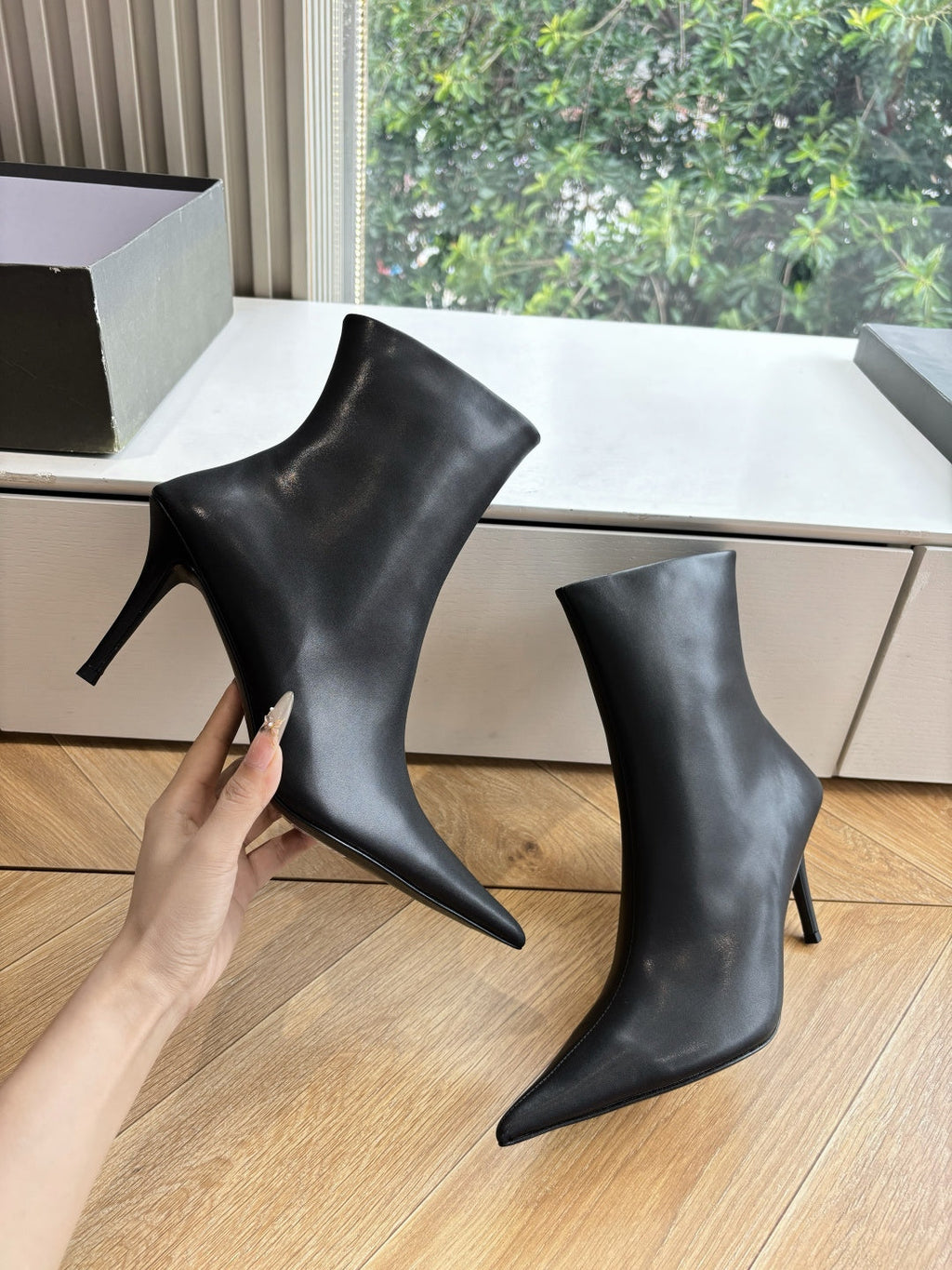 BALENCIAGA 25S ANKLE BOOTS WITH ZIPPER IN BLACK COW LEATHER