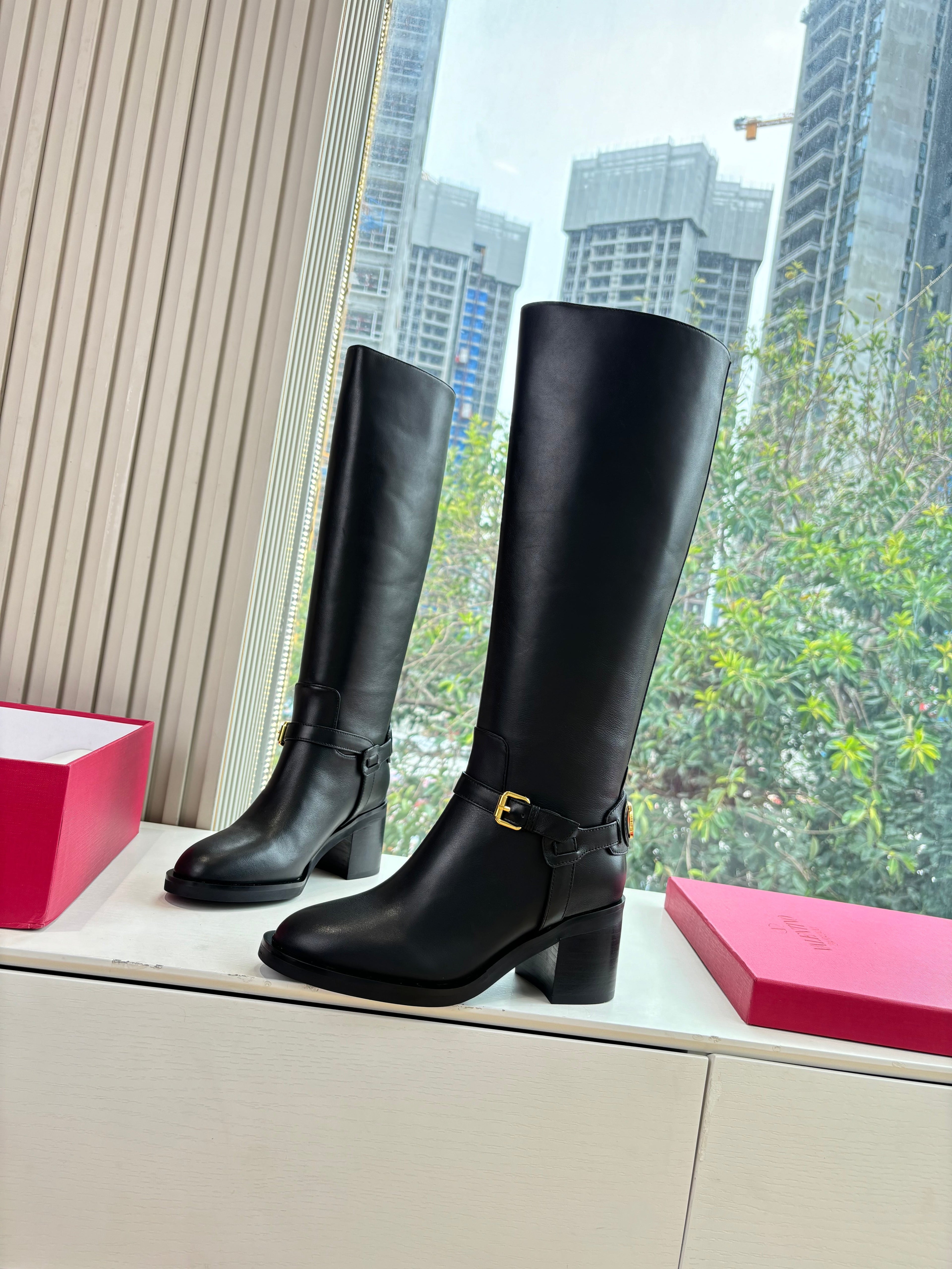 VALENTINO 25S HIGH-CUT SIGNATURE LOGO BOOTS 60 MM IN BLACK CALFSKIN WITH GOLD HARDWARE