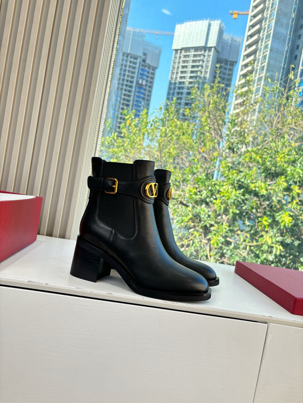 VALENTINO 25S SIGNATURE LOGO BOOTS 60 MM IN BLACK CALFSKIN WITH GOLD HARDWARE