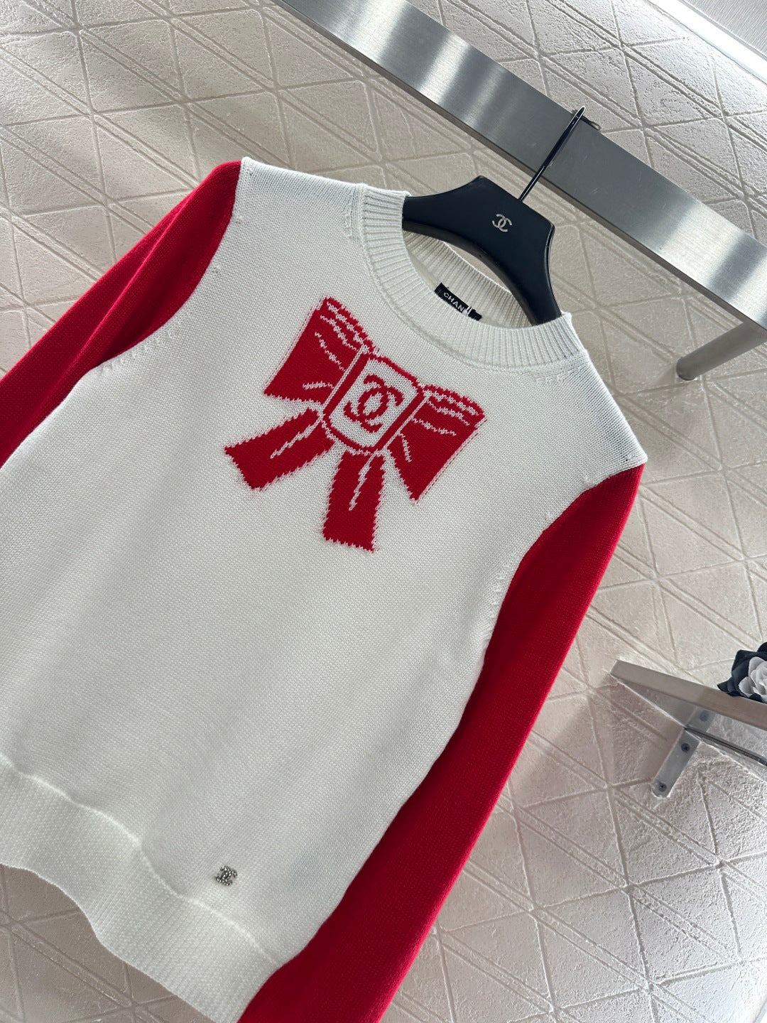 CHANEL 25S LONG-SLEEVE ROUND-NECK SWEATER 507