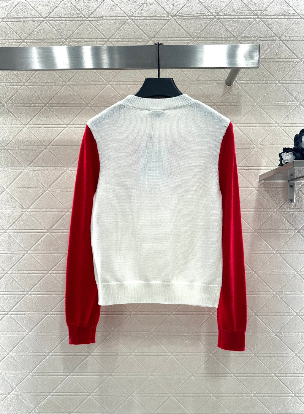 CHANEL 25S LONG-SLEEVE ROUND-NECK SWEATER 507