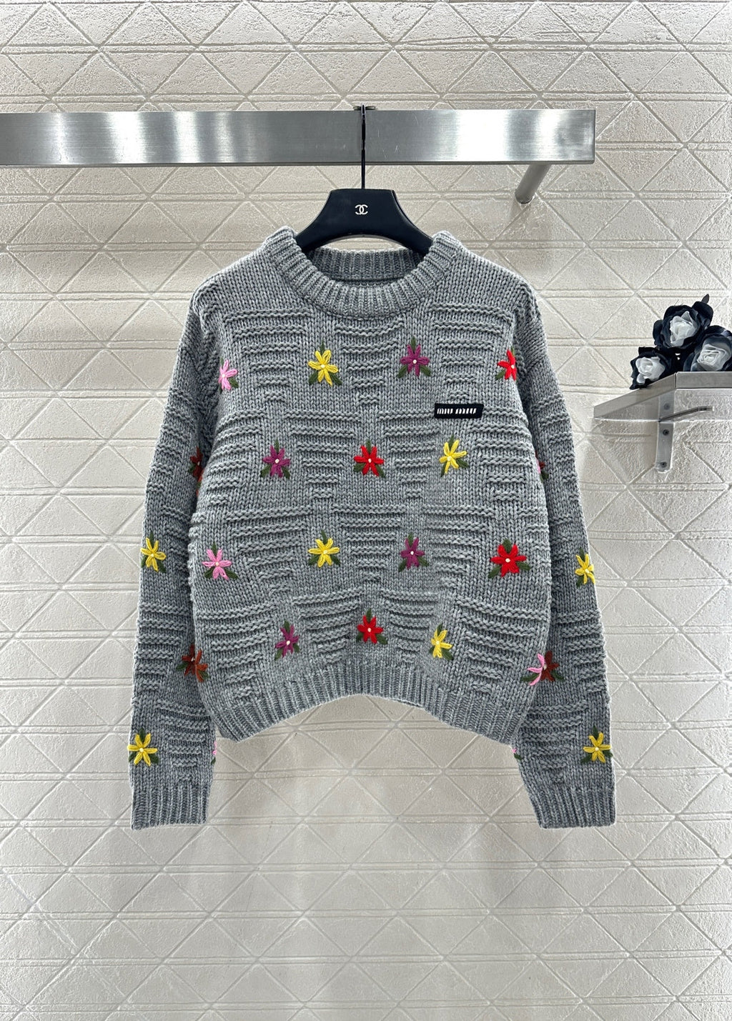 MIUMIU SWEATER STYLE 822
