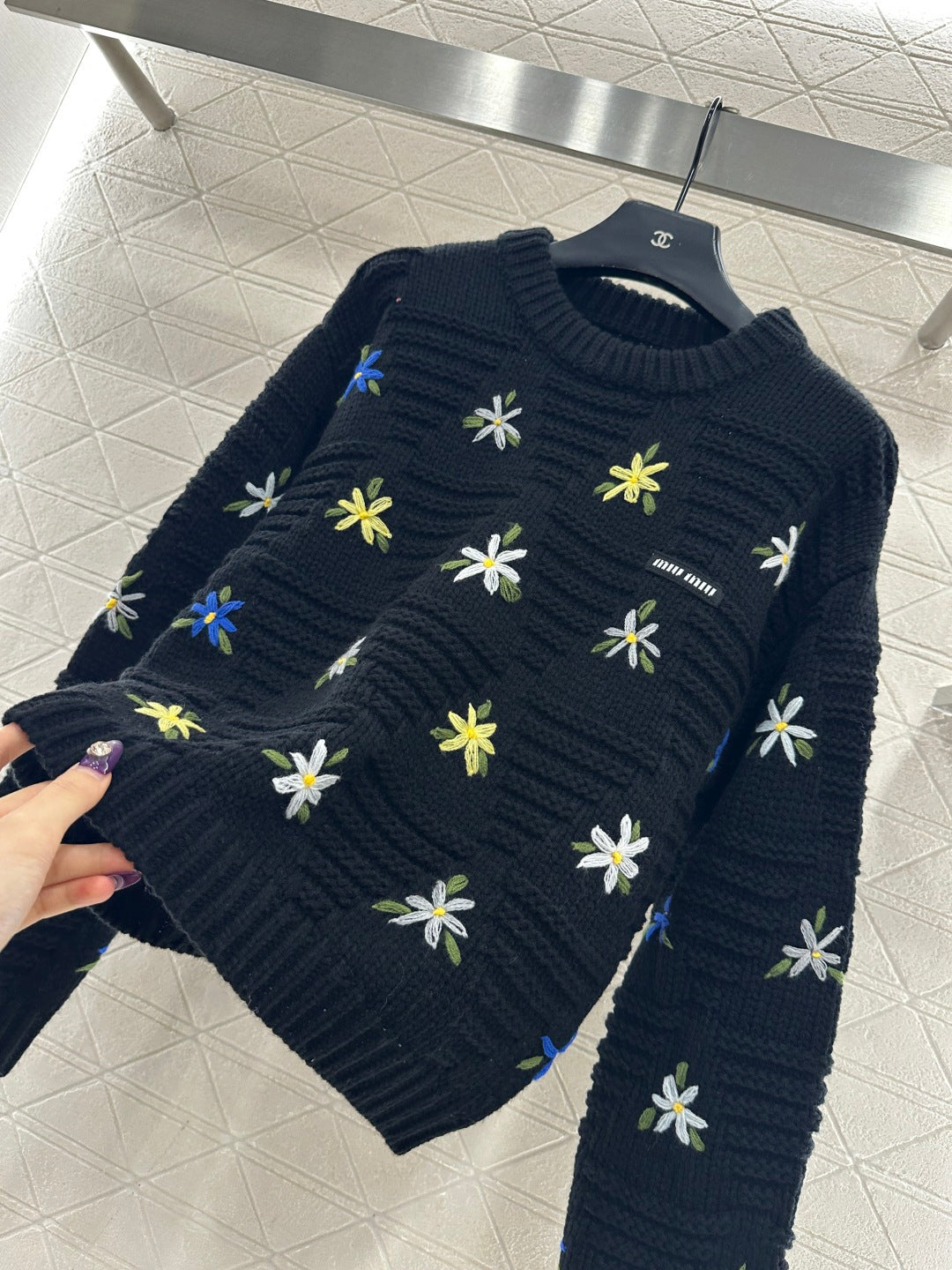 MIUMIU SWEATER STYLE 823
