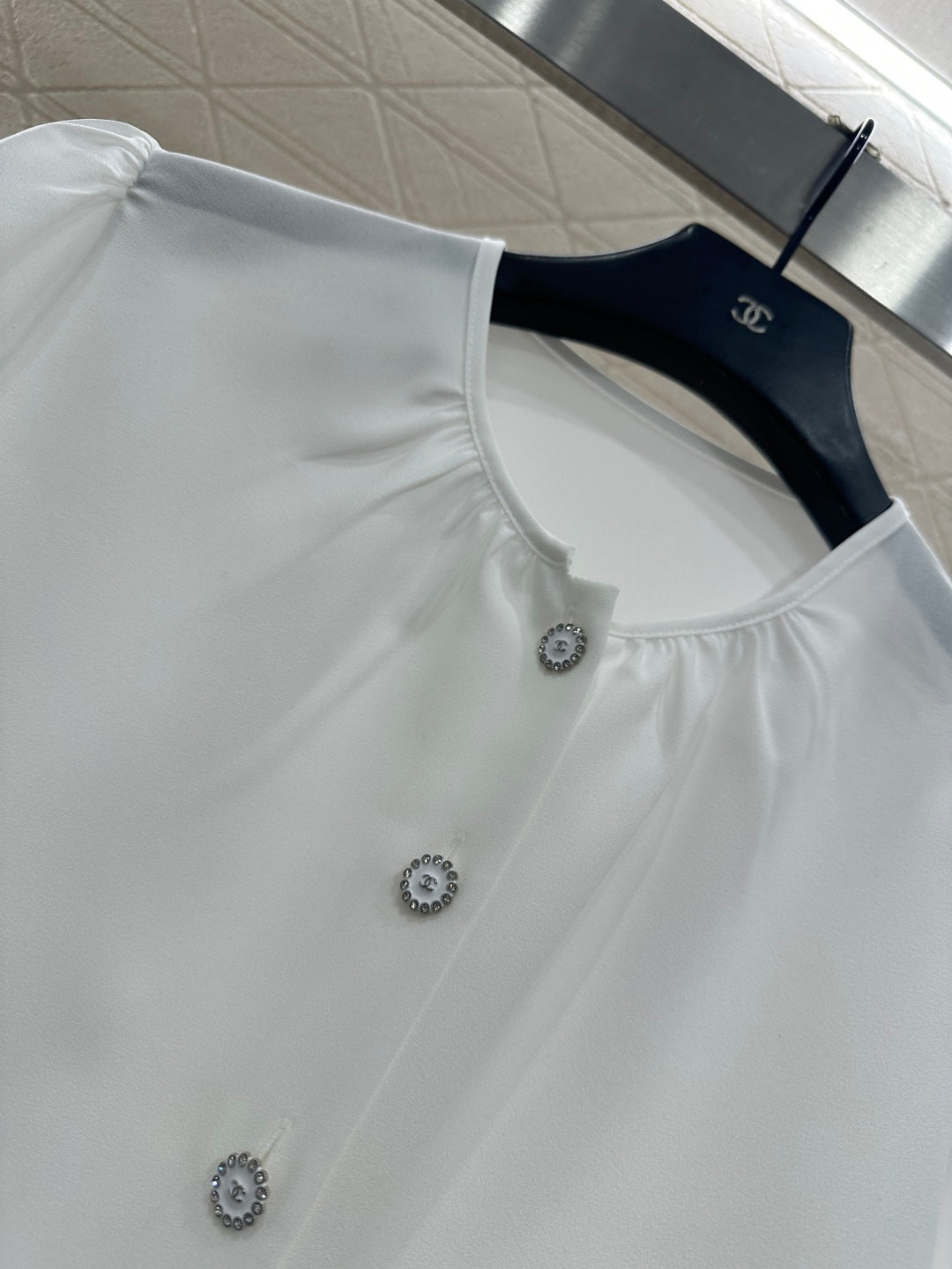 CHANEL 25S ROUND-NECK SHIRT 602
