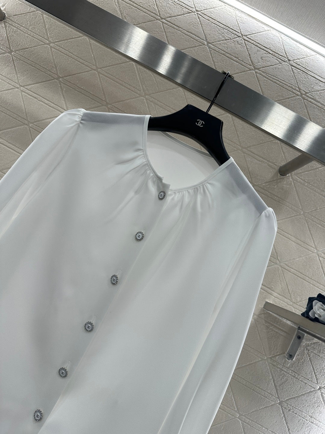 CHANEL 25S ROUND-NECK SHIRT 602