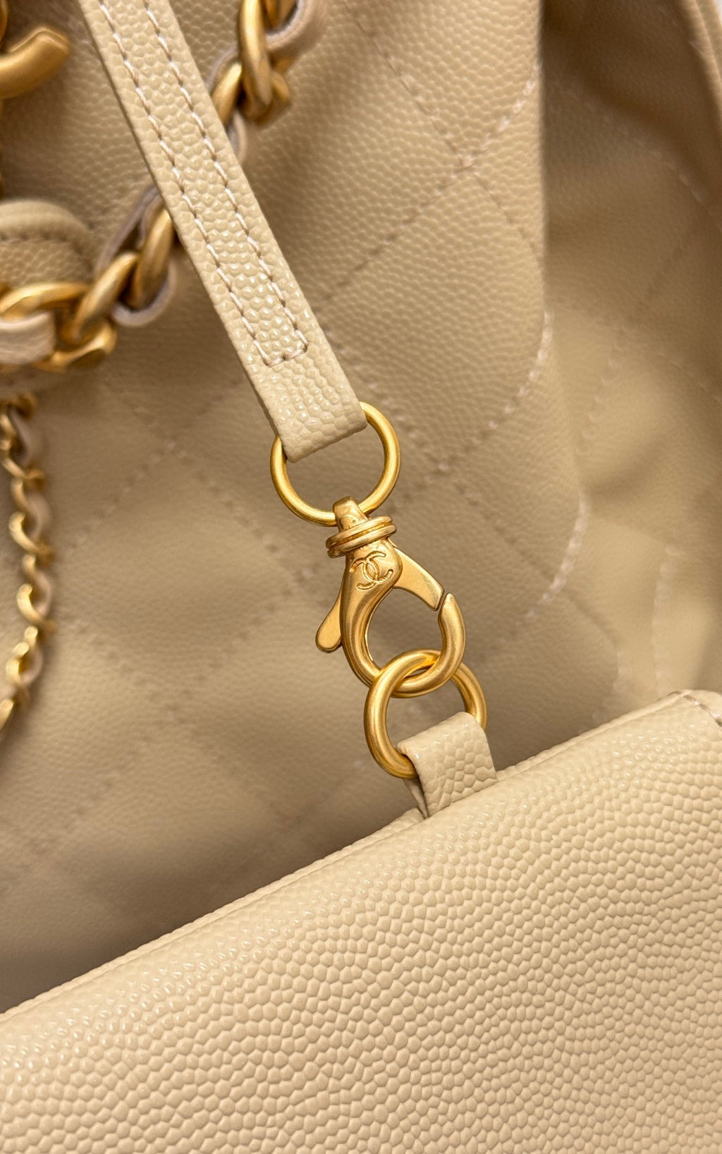 CHANEL 25S HOBO BAG 40 IN GOLDEN BEIGE CAVIAR WITH GOLD HARDWARE