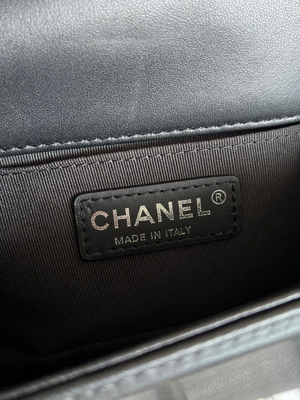 CHANEL 25S BOY BAG 20 IN BLACK LAMBSKIN