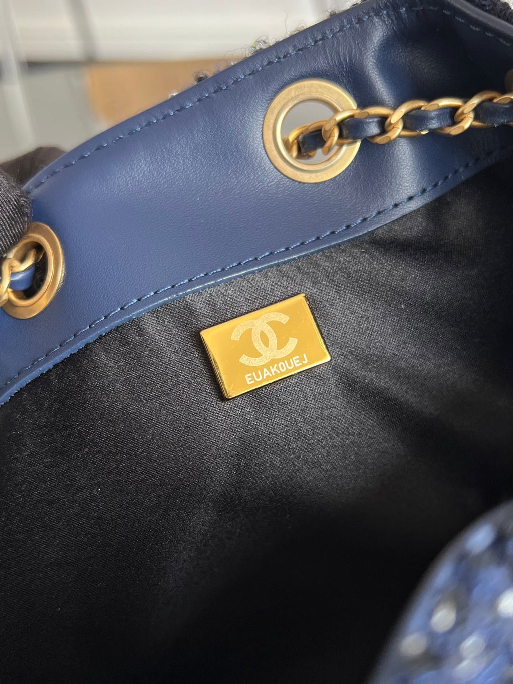 CHANEL 25S HOBO BAG 30 IN NAVY BLUE TWEED WITH GOLD HARDWARE