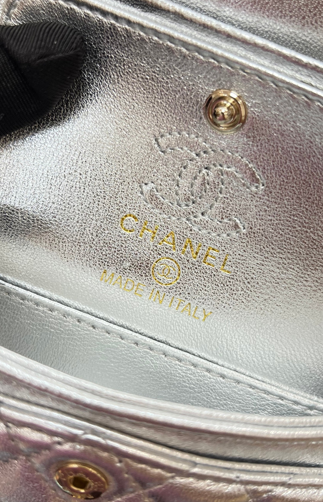 CHANEL 25S FLAP CHARM BAG 13 IN SILVER METALLIC LAMBSKIN