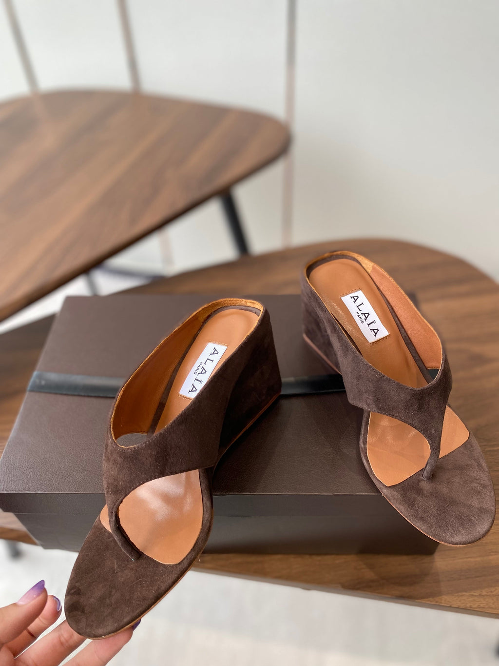 ALAIA WEDGE THONG SANDALS 25S IN BROWN SUEDE