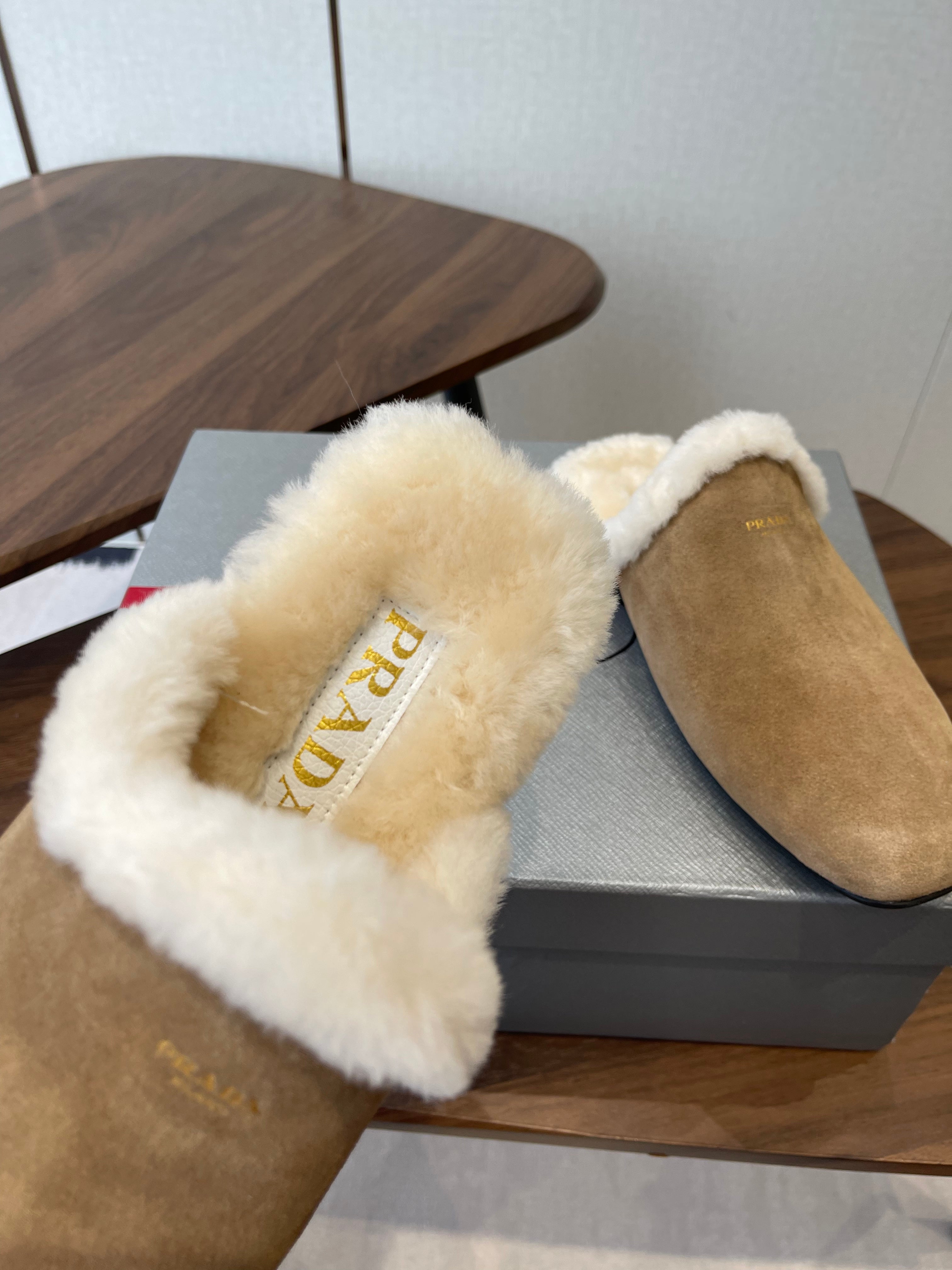 PRADA 25S CLOGS IN LIGHT BROWN SUEDE FUR-LINED