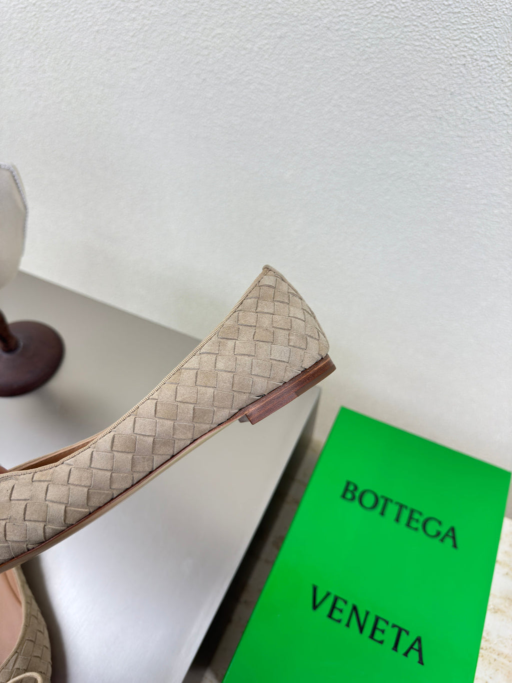 BALLET FLAT IN LIGHT BROWN INTRECCIATO SUEDE WITH BOW