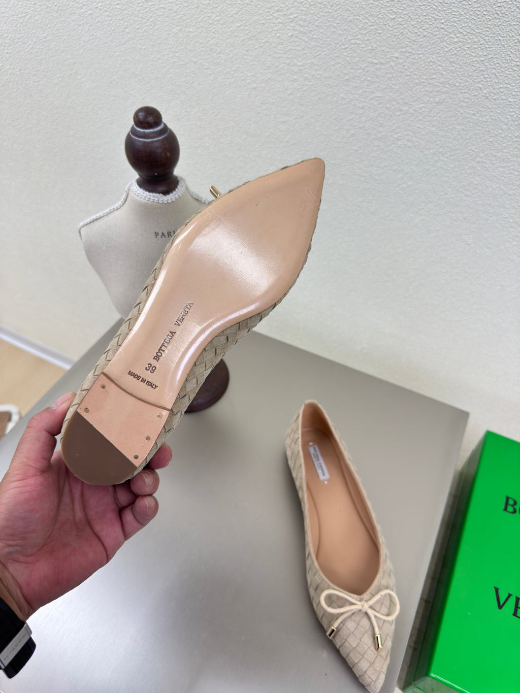 BALLET FLAT IN LIGHT BROWN INTRECCIATO SUEDE WITH BOW